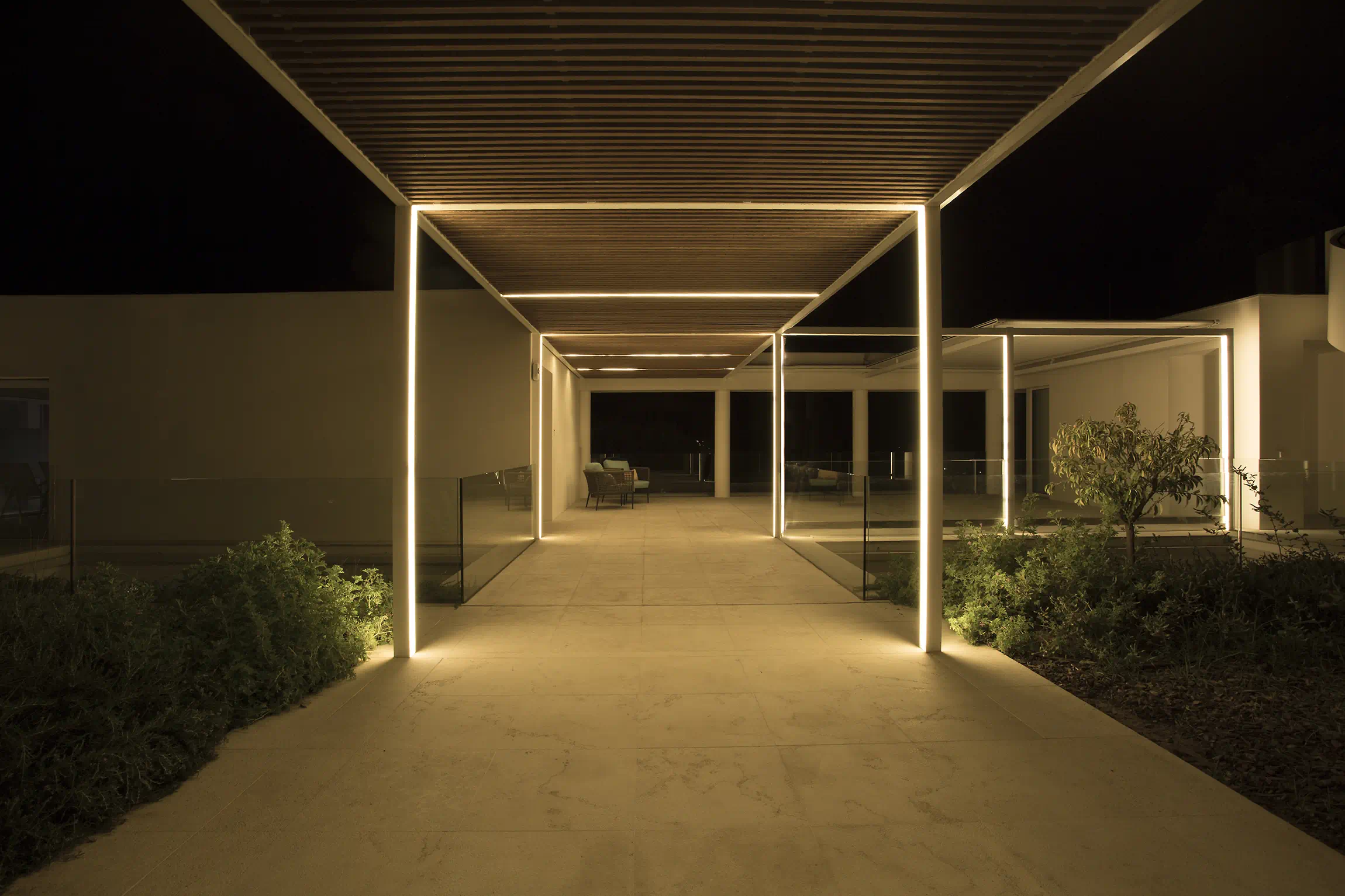 Minimalist architecture photography by Laura Molina